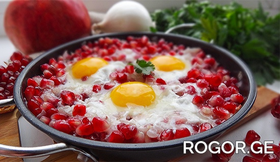 sunny-side-eggs-pomegranate-nar-numru-1695723232.jpg
