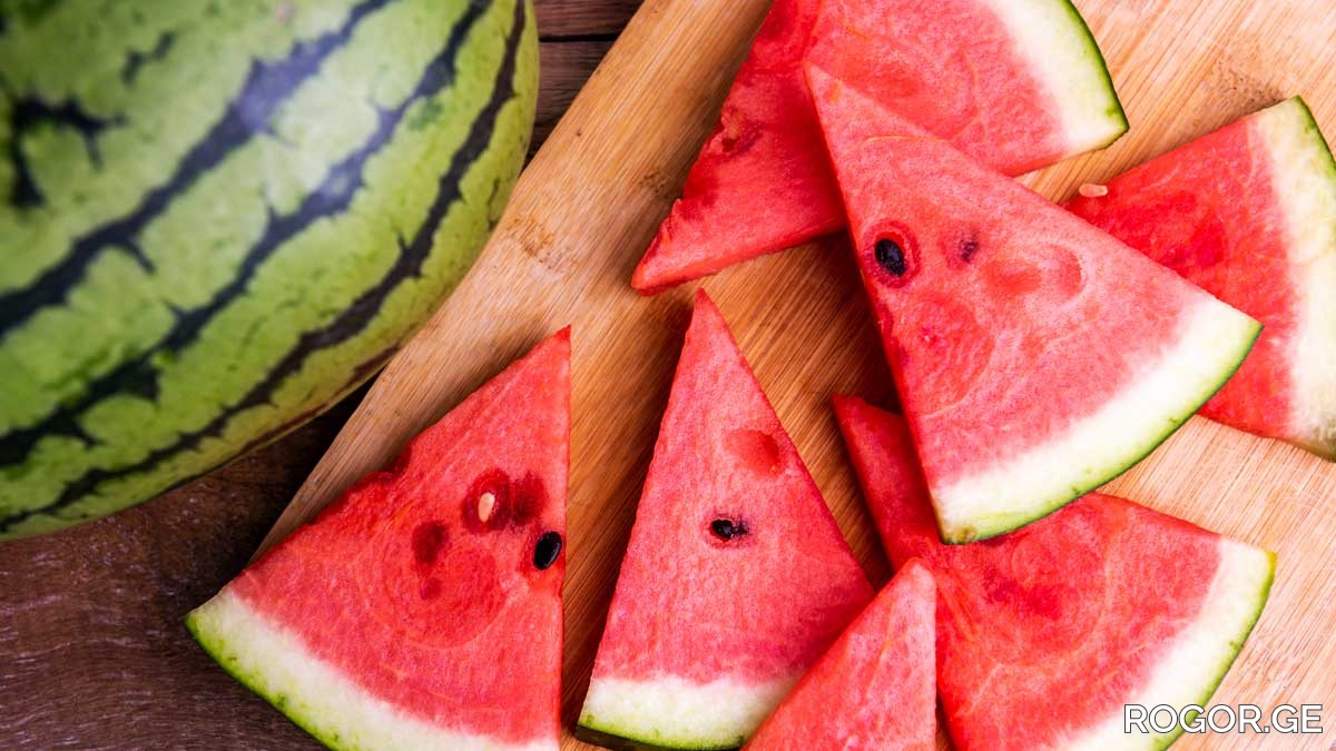 cr-health-inlinehero-is-watermelon-good-for-you-0722-1785221482.jpg