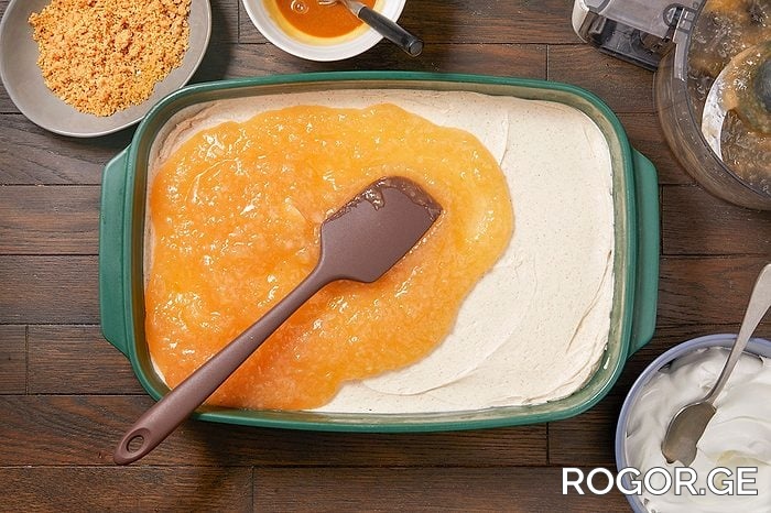 apple-pie-lasagna-ft26-283979-jr-0825-4-1789462521.jpg